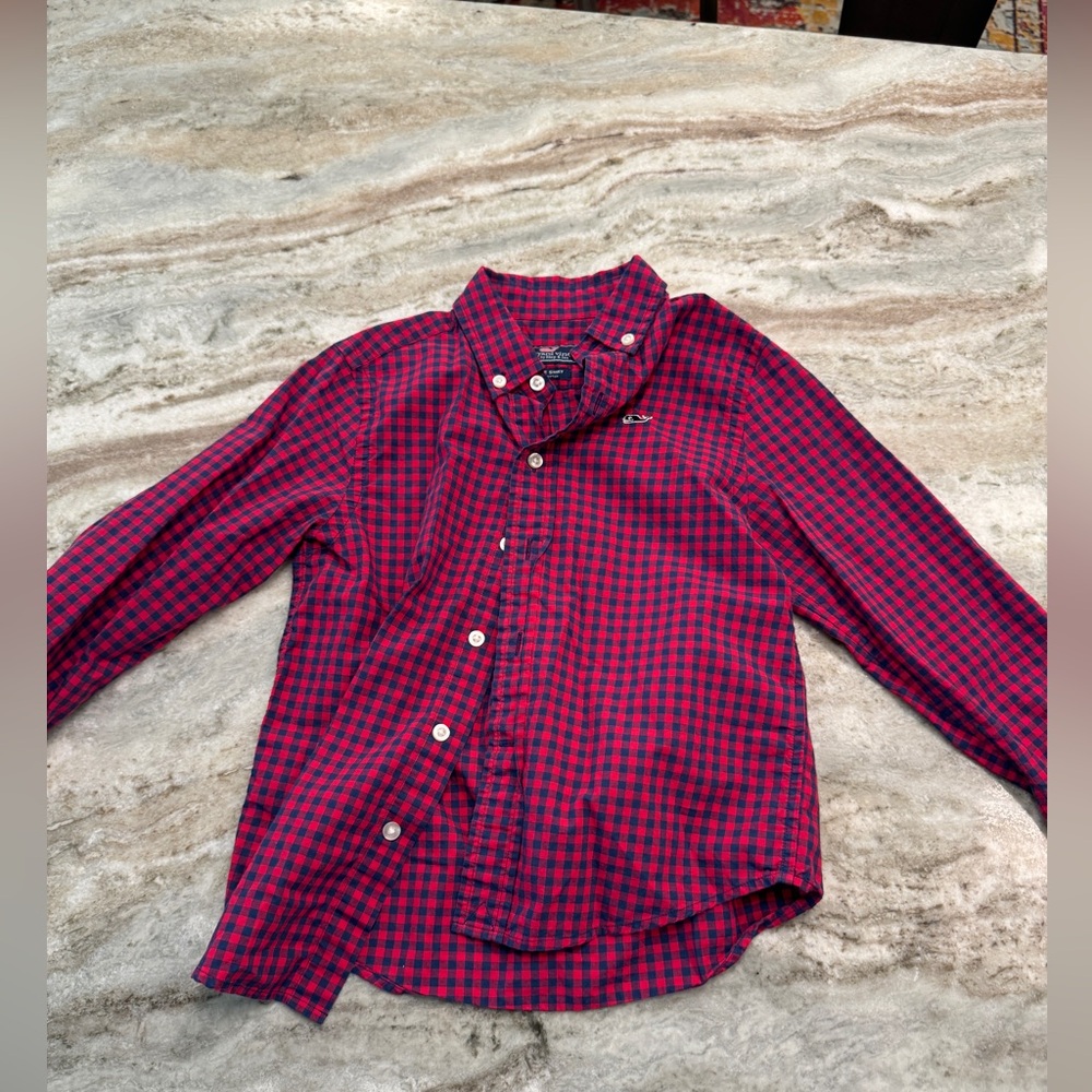 Vineyard Vines boys button down shirt size 5 whale shirt